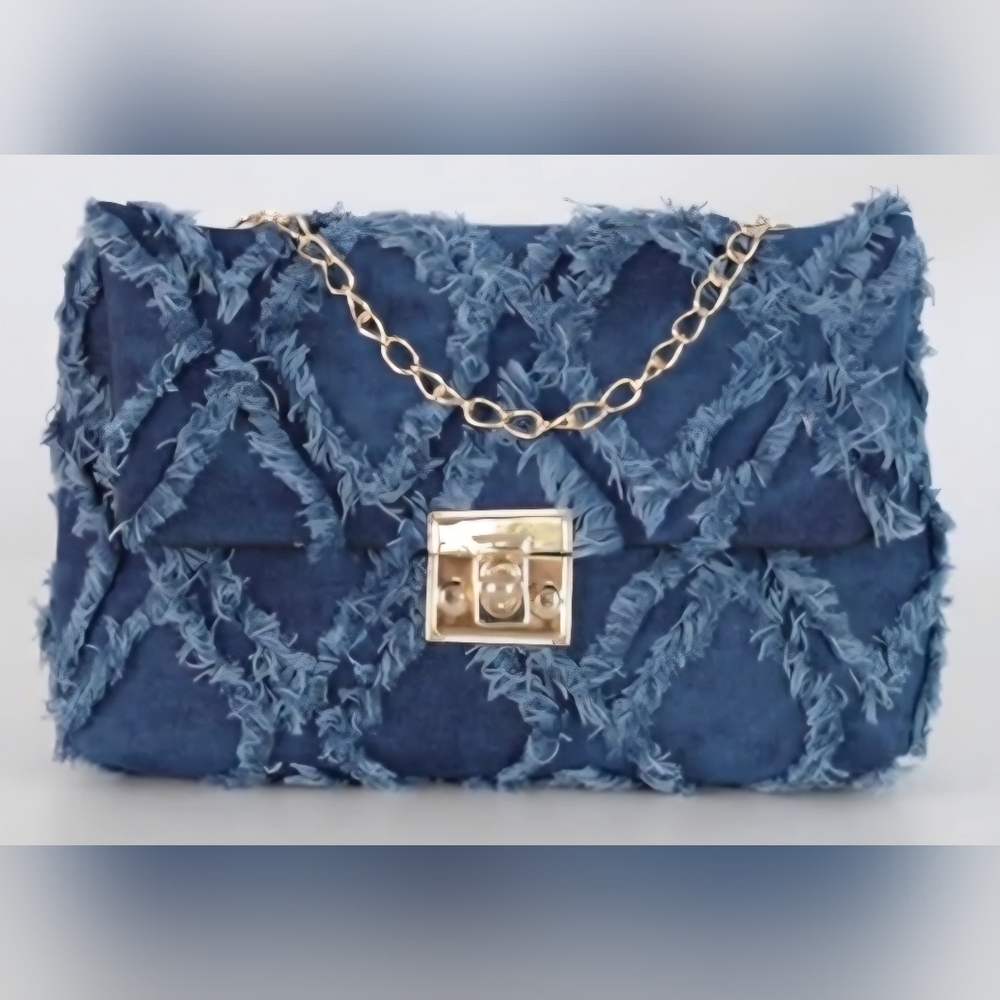 Last One Left-White Denim Shoulder Bag with Gold Chain NWOT - Picture 4 of 5